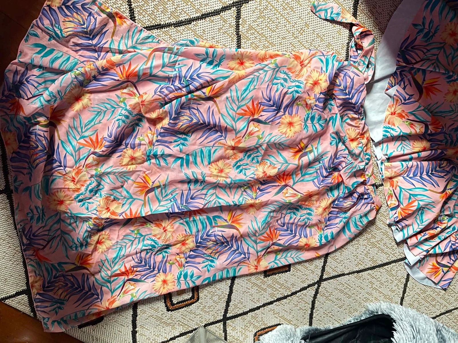 Biquíni / Maiô estampado tropical com saia – photo 2